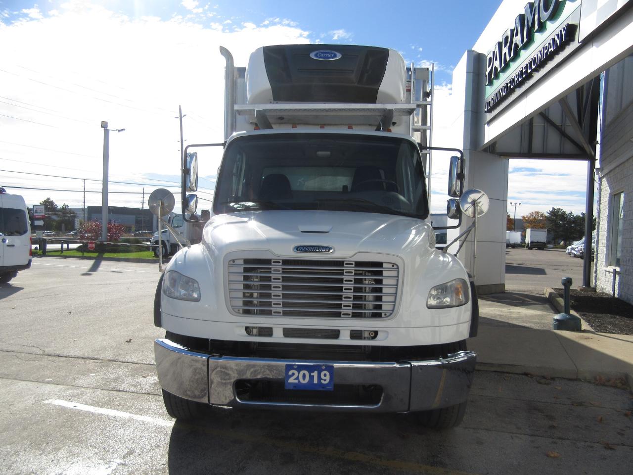 2019 Freightliner M2-106 26FT TANDEM CARRIER SUPRA 950 REEFER SYSTEM Photo