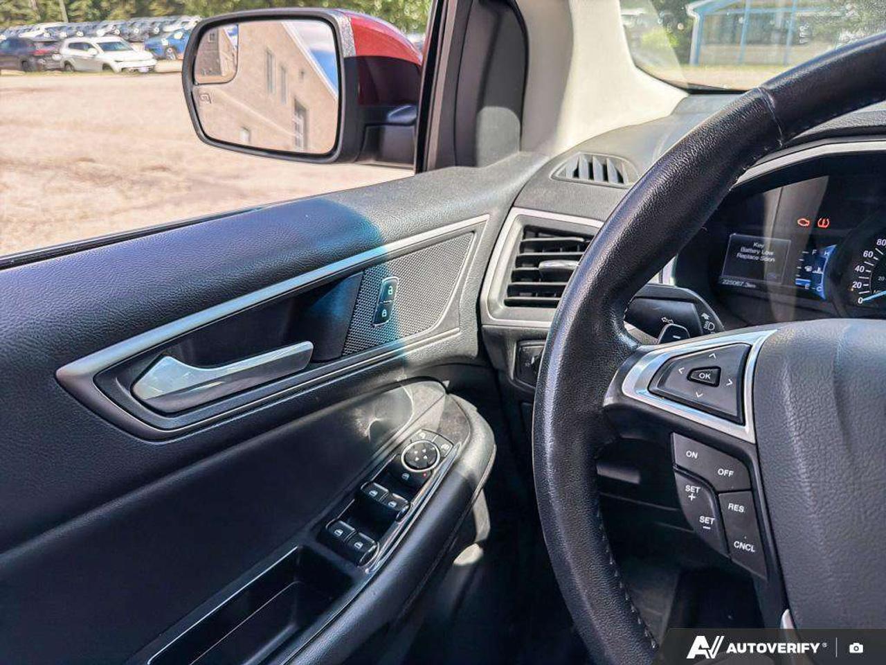 2016 Ford Edge SELCERTIFIED AS-TRADED, ONE-OWNER, NAV, BACKUP CAM, HEATED SEATS Photo
