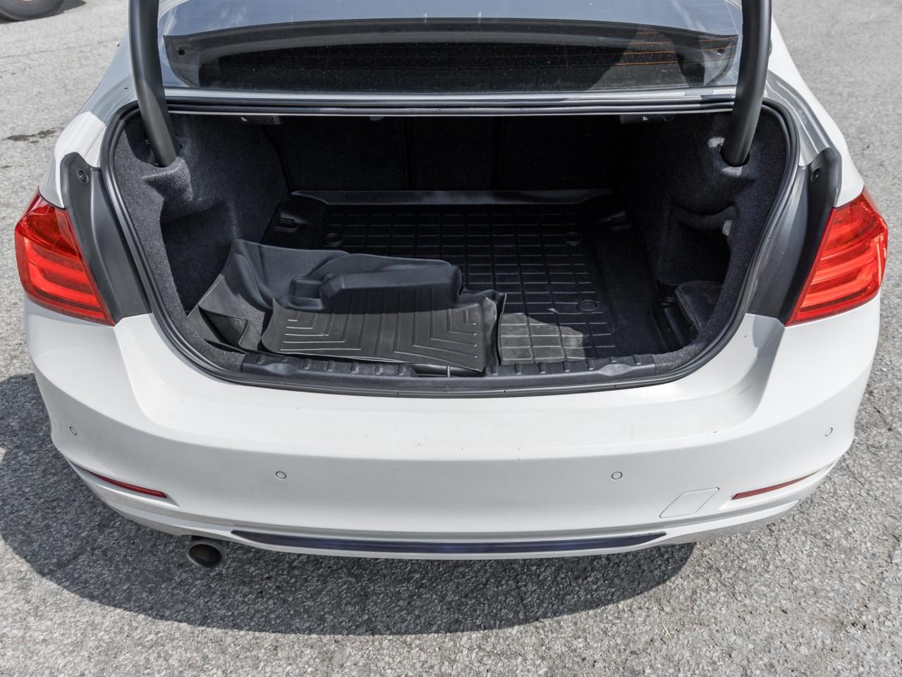 2014 BMW 3 Series 320i xDrive AWD -Sport PKG-Tech PKG-Cold Weather P Photo