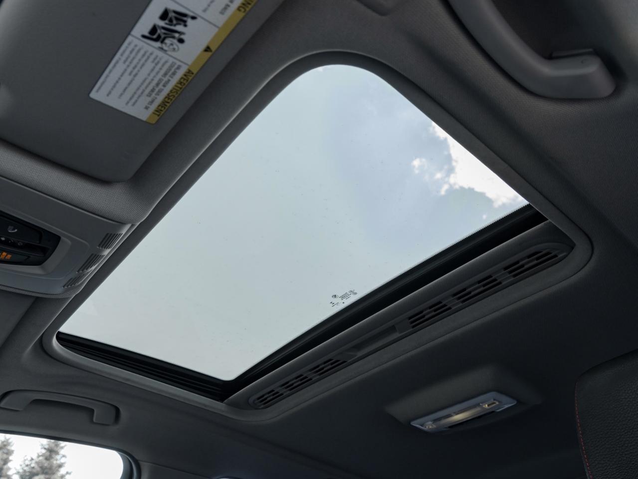 2014 BMW 3 Series 320i xDrive AWD -Sport PKG-Tech PKG-Cold Weather P Photo