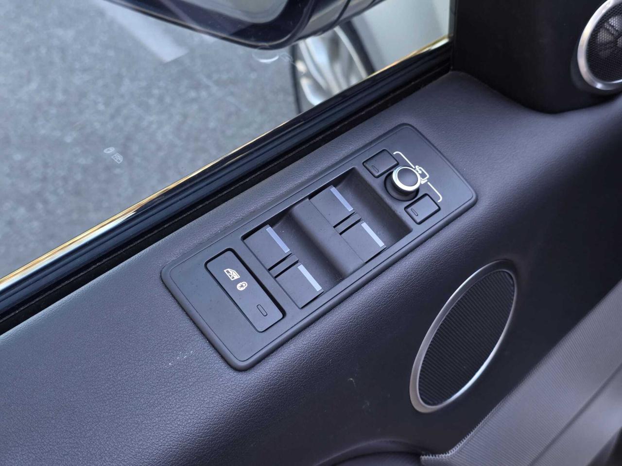 2017 Land Rover Range Rover Sport 4WD 4dr Td6 HSE Photo