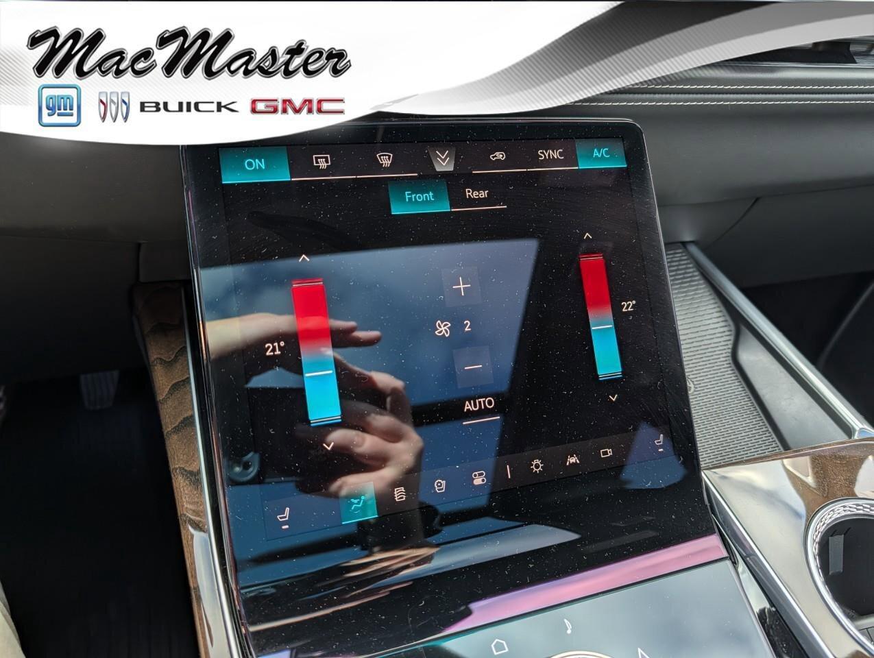 2025 Cadillac Escalade 4WD Sport PlatinumSPORT PLATINUM, 6.2L, COMPANY DE Photo