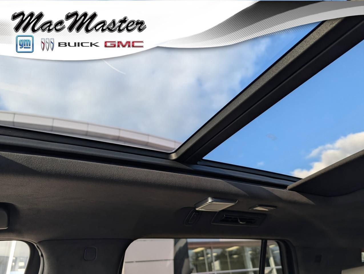 2025 Cadillac Escalade 4WD Sport PlatinumSPORT PLATINUM, 6.2L, COMPANY DE Photo