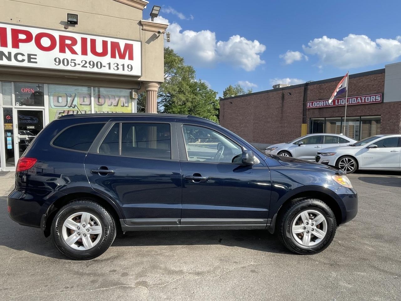 2009 Hyundai Santa Fe GL 5SPD   Steering Controls   Power Windows   Powe Photo