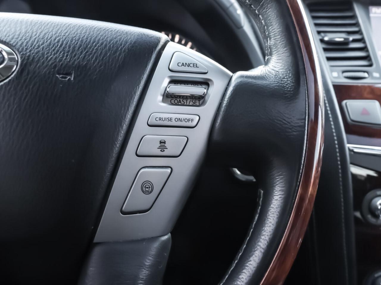 2015 Infiniti QX80 4WD 7-Passenger Photo