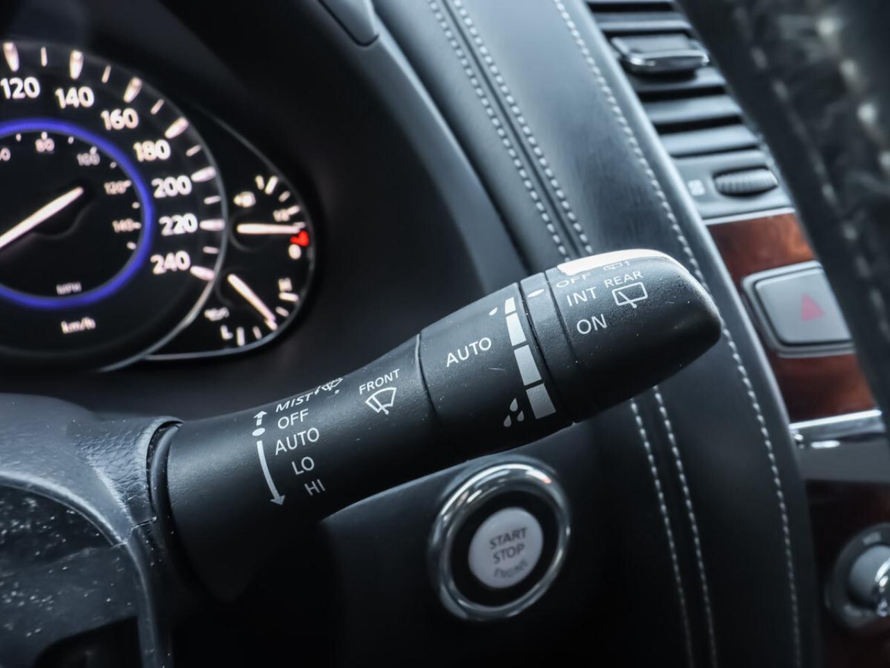 2015 Infiniti QX80 4WD 7-Passenger Photo