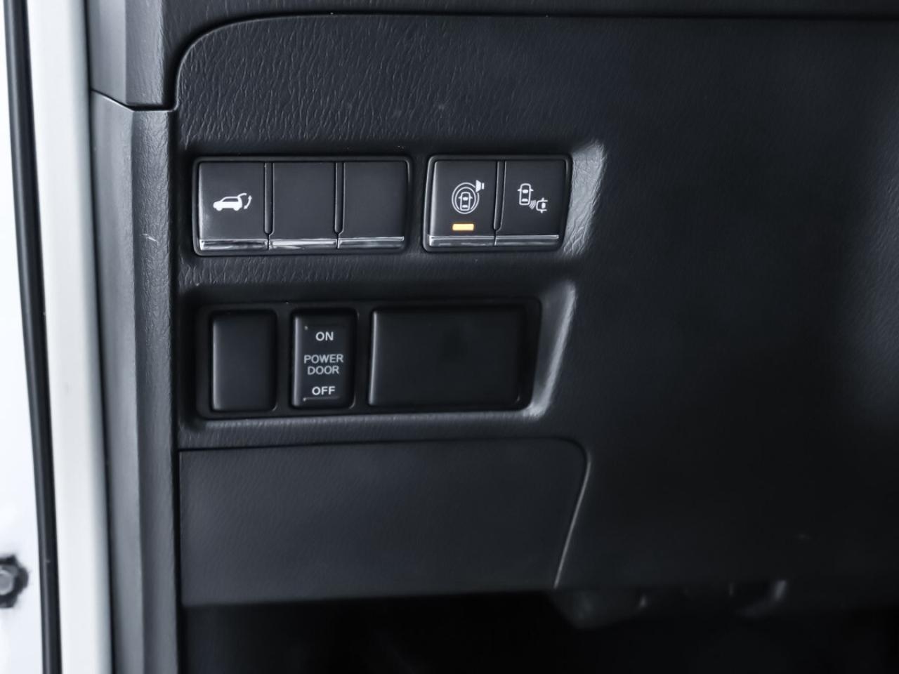 2015 Infiniti QX80 4WD 7-Passenger Photo