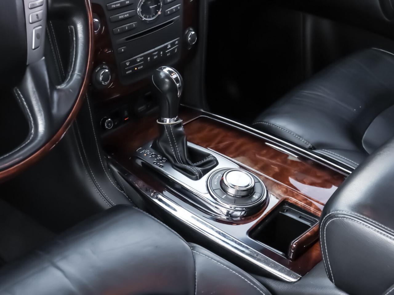 2015 Infiniti QX80 4WD 7-Passenger Photo