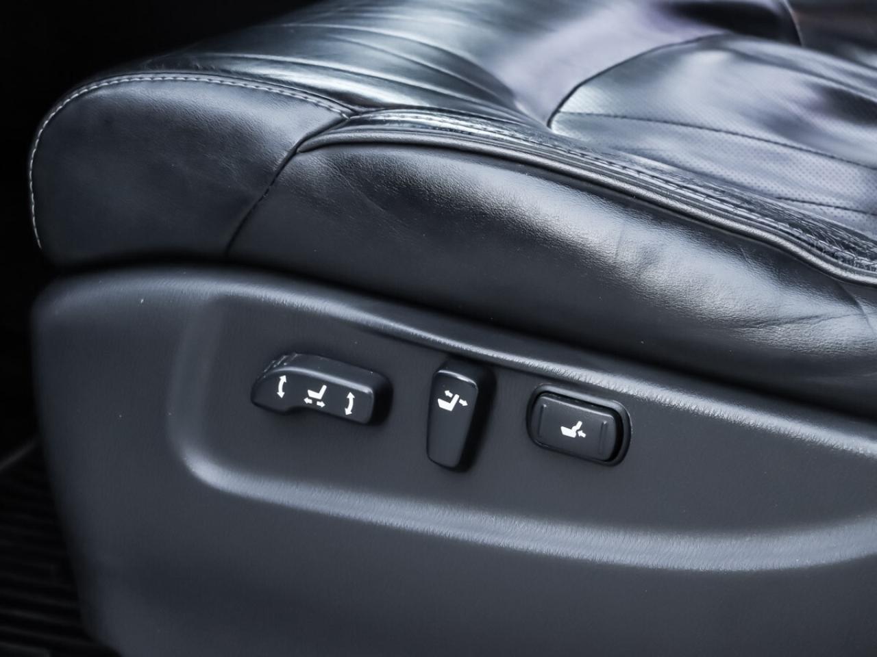 2015 Infiniti QX80 4WD 7-Passenger Photo