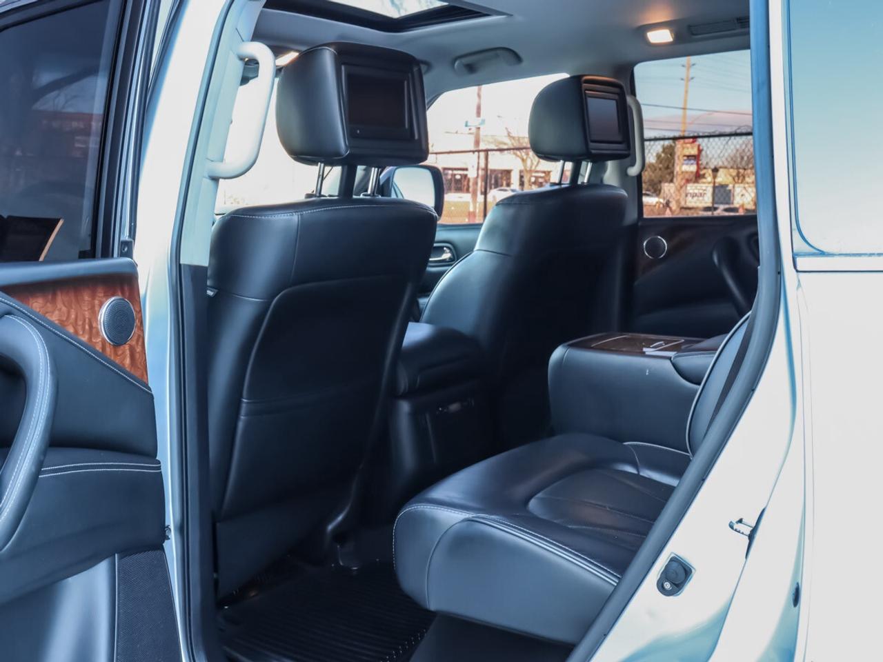 2015 Infiniti QX80 4WD Photo