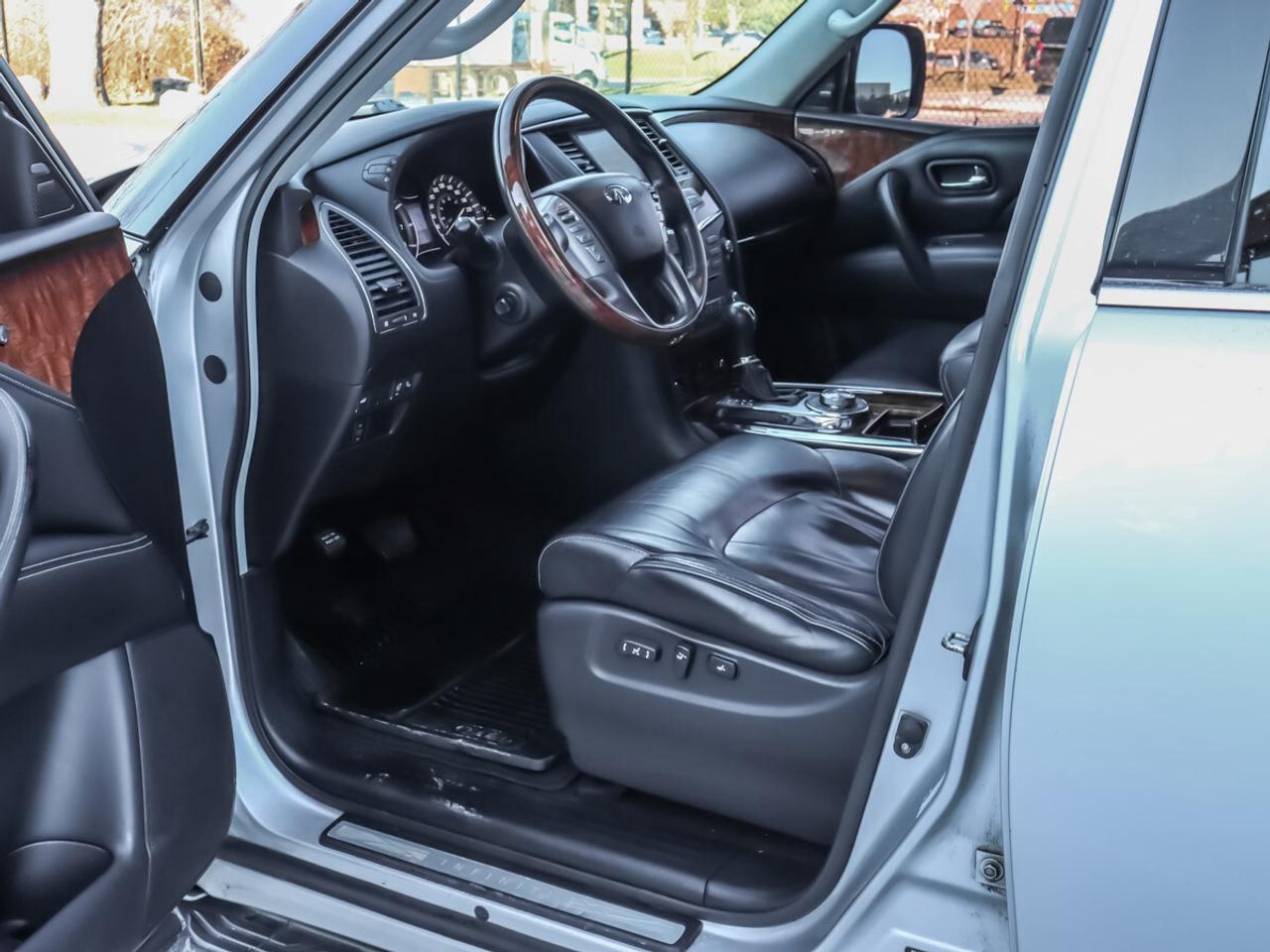 2015 Infiniti QX80 4WD Photo