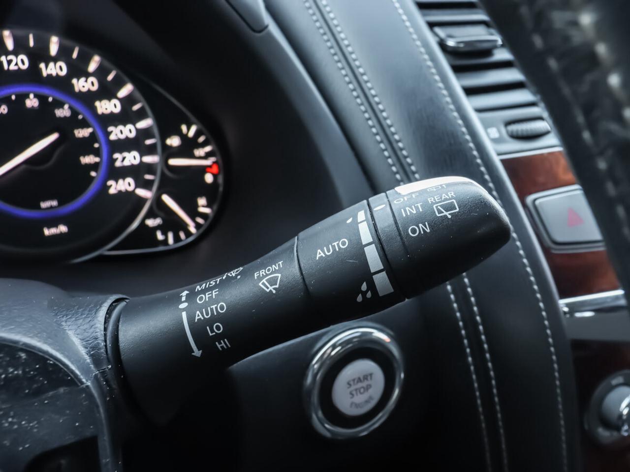 2015 Infiniti QX80 4WD Photo