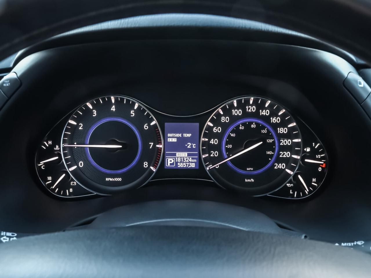 2015 Infiniti QX80 4WD Photo