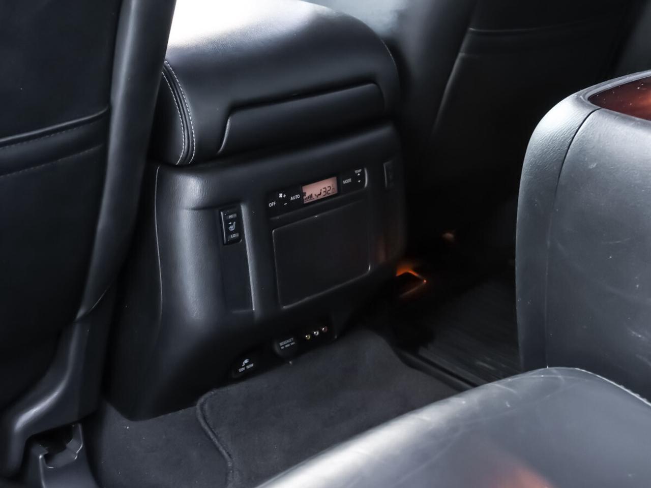 2015 Infiniti QX80 4WD Photo