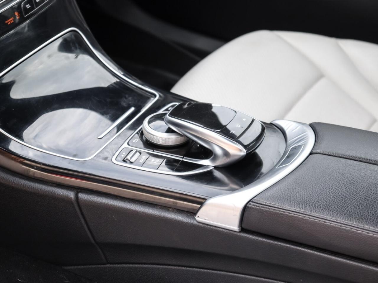 2015 Mercedes-Benz C-Class C 300 4MATIC, NO ACCIDENT, Navigation, Sunroof, Le Photo