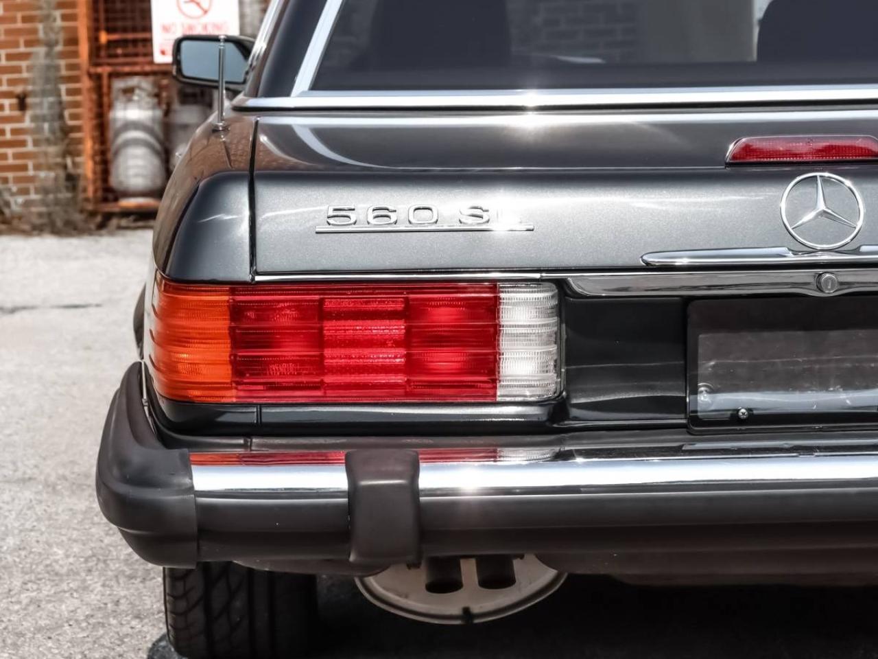 1988 Mercedes-Benz 560 Series 2dr Roadster 560SL Photo