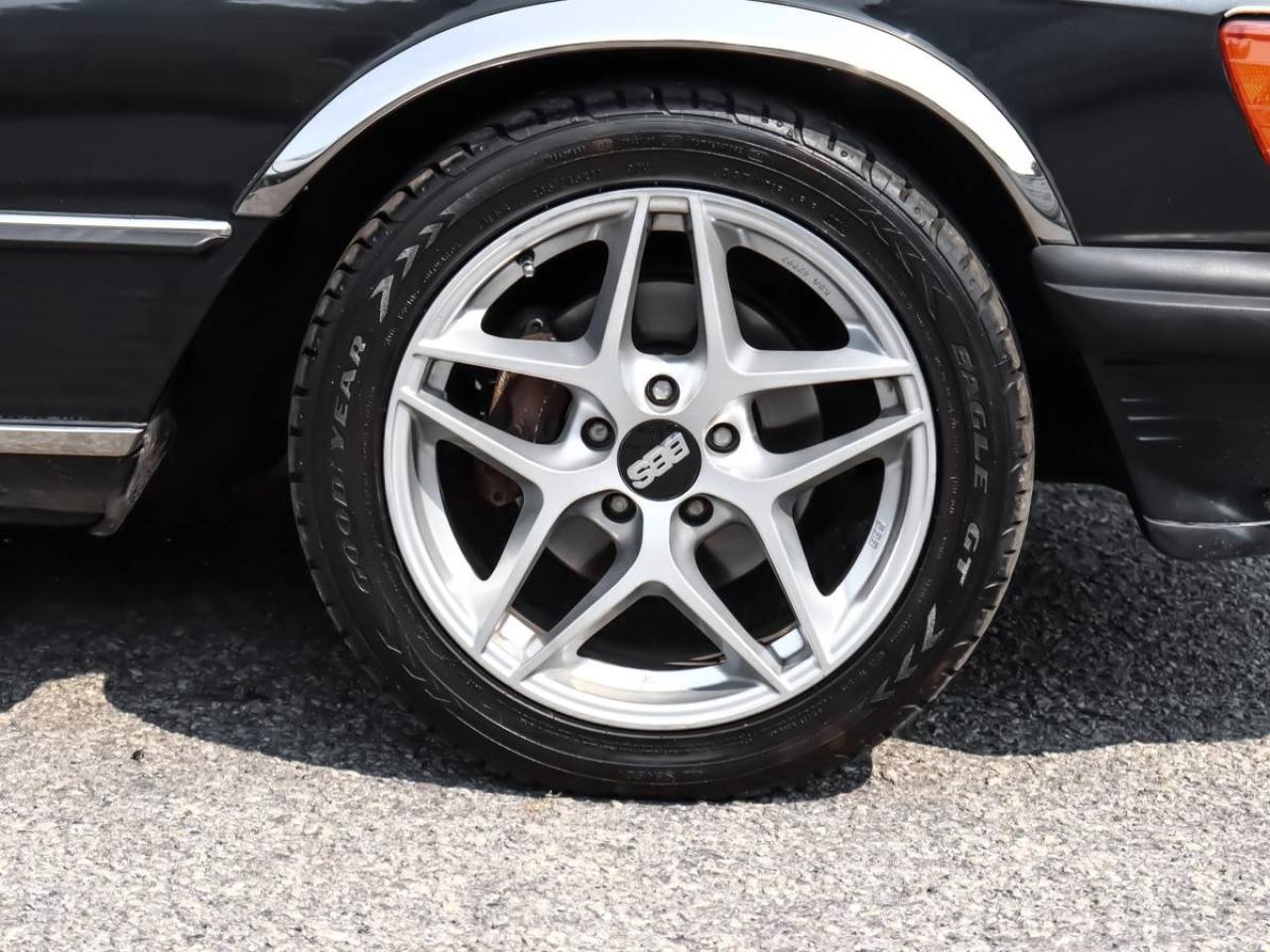 1988 Mercedes-Benz 560 Series 2dr Roadster 560SL Photo