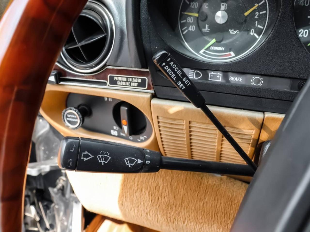 1988 Mercedes-Benz 560 Series 2dr Roadster 560SL Photo