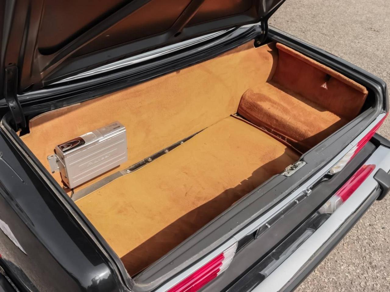 1988 Mercedes-Benz 560 Series 2dr Roadster 560SL Photo