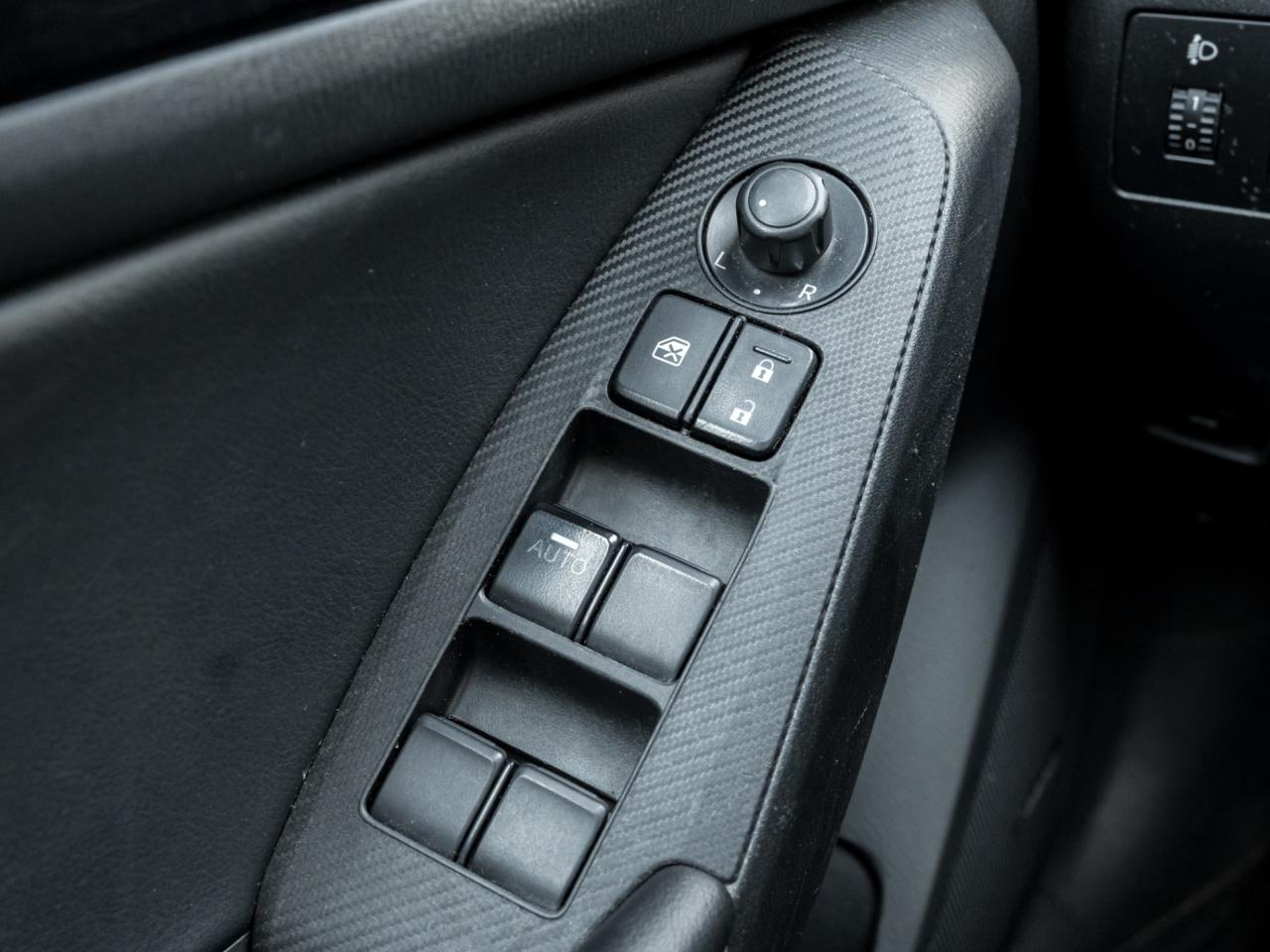 2014 Mazda MAZDA3 GT-SKY Photo