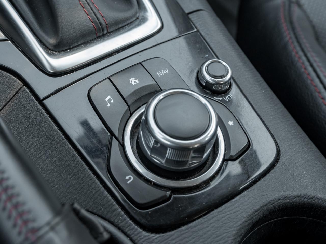 2014 Mazda MAZDA3 GT-SKY Photo