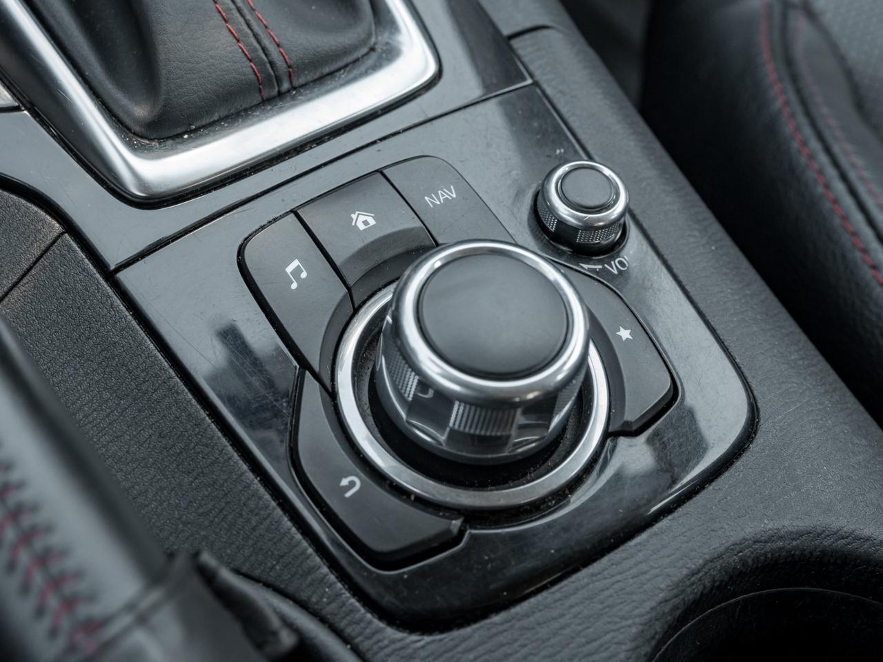 2014 Mazda MAZDA3 GT-SKY Photo