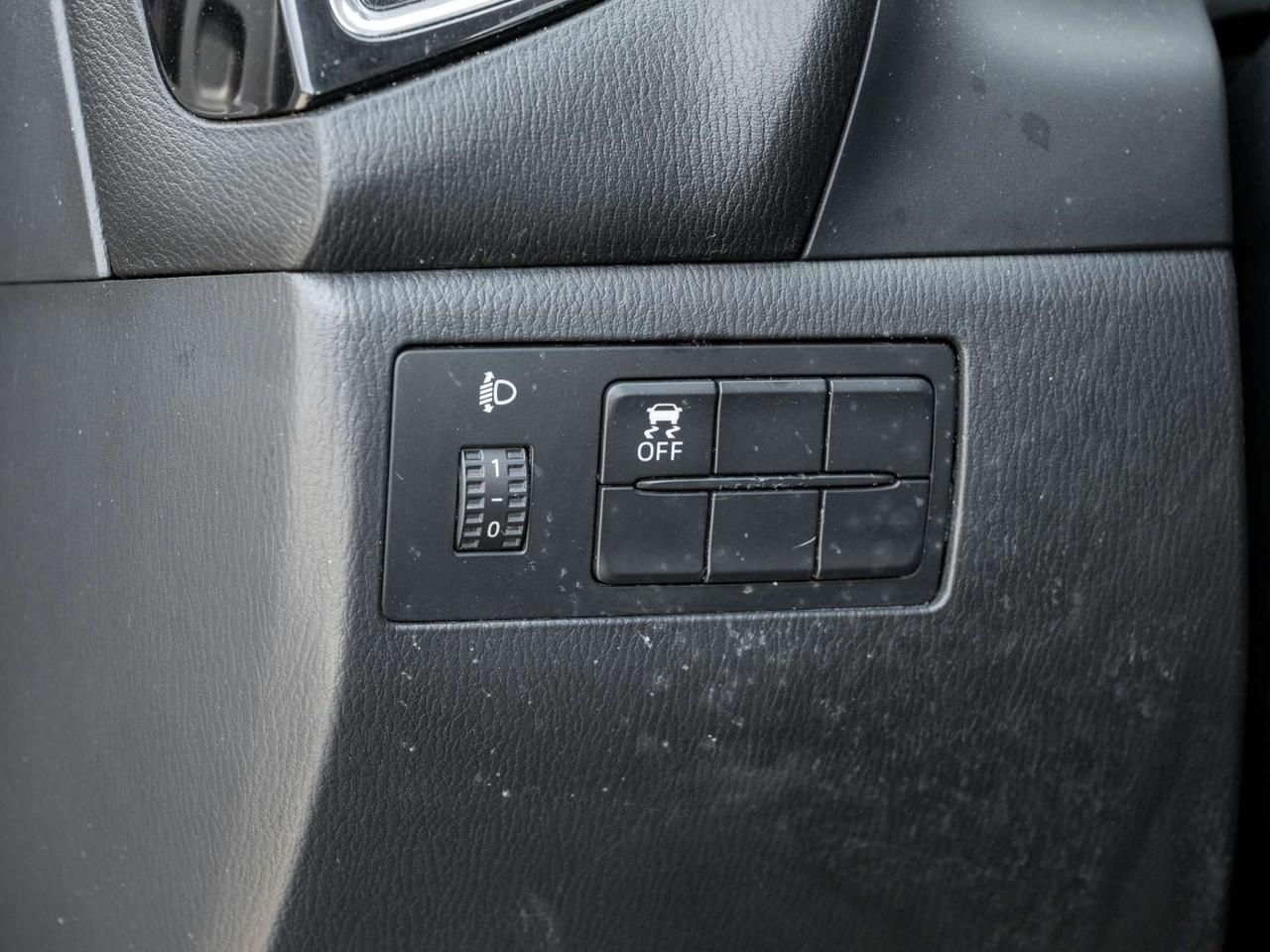 2014 Mazda 3 GT-SKY, Nav, Camera, Leather, Sunroof,  No Accident Photo