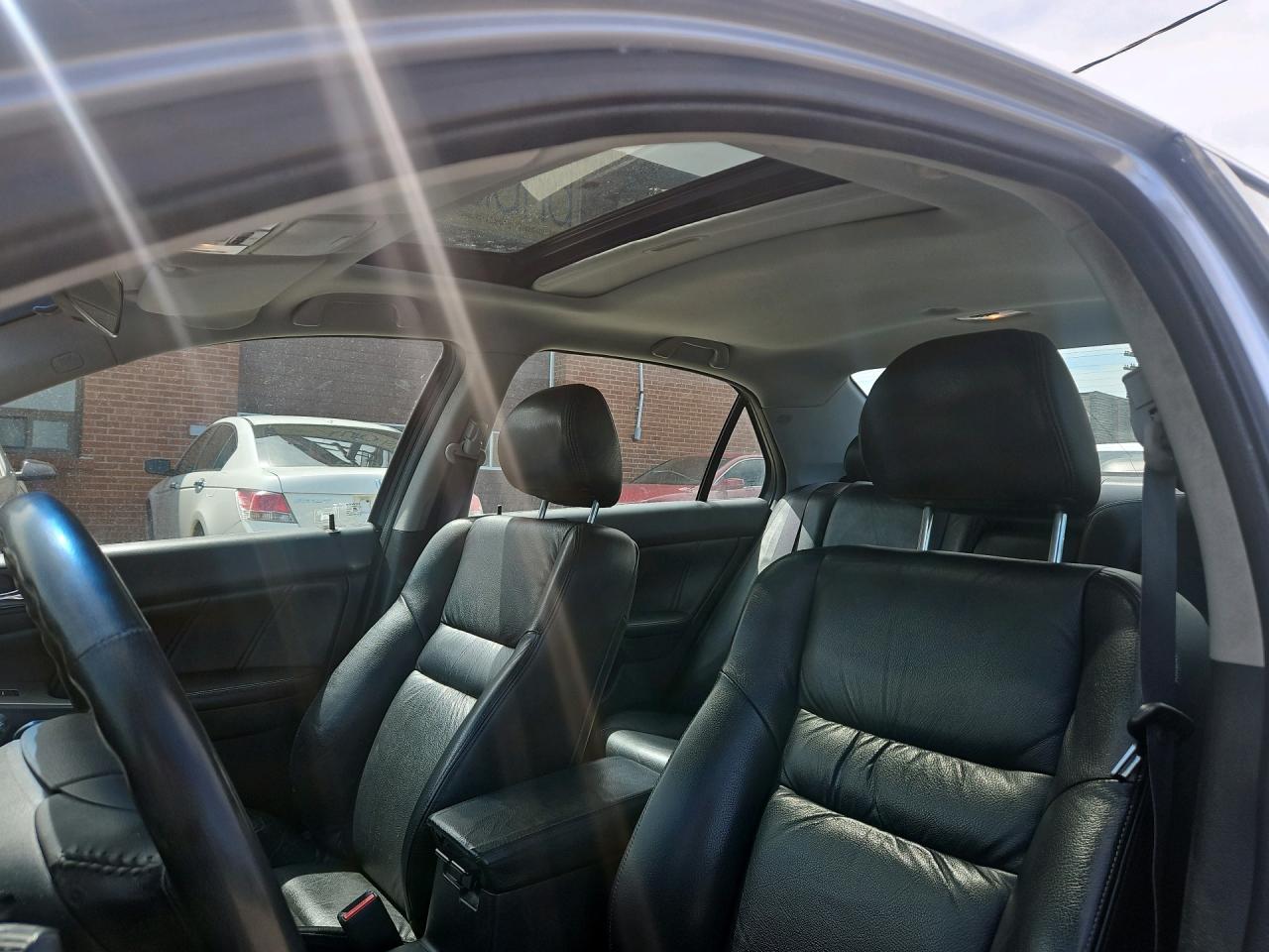 2005 Honda Accord EX-L V6 -Dealer Serviced-Leather-Sunroof-Heated Se Photo