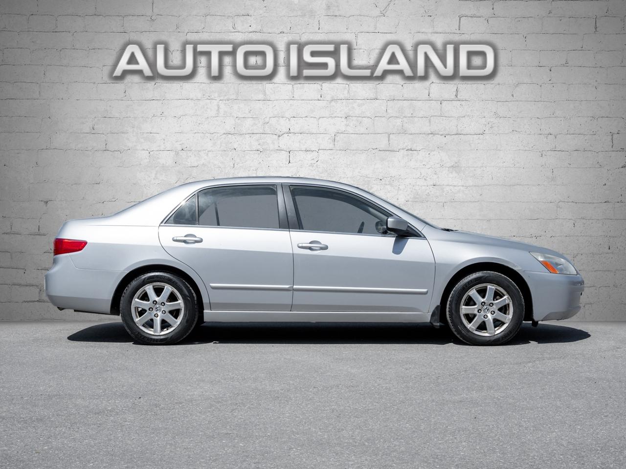 2005 Honda Accord EX-L V6 -Dealer Serviced-Leather-Sunroof-Heated Se Photo2