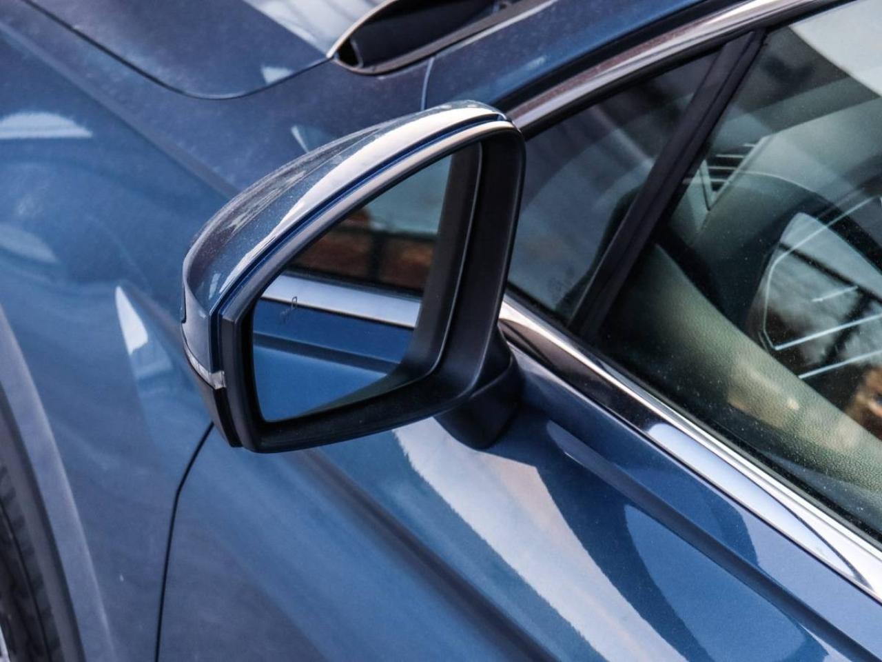 2018 Volkswagen Tiguan Comfortline AWD -Pano Roof-Dealer Serviced-NO Acci Photo