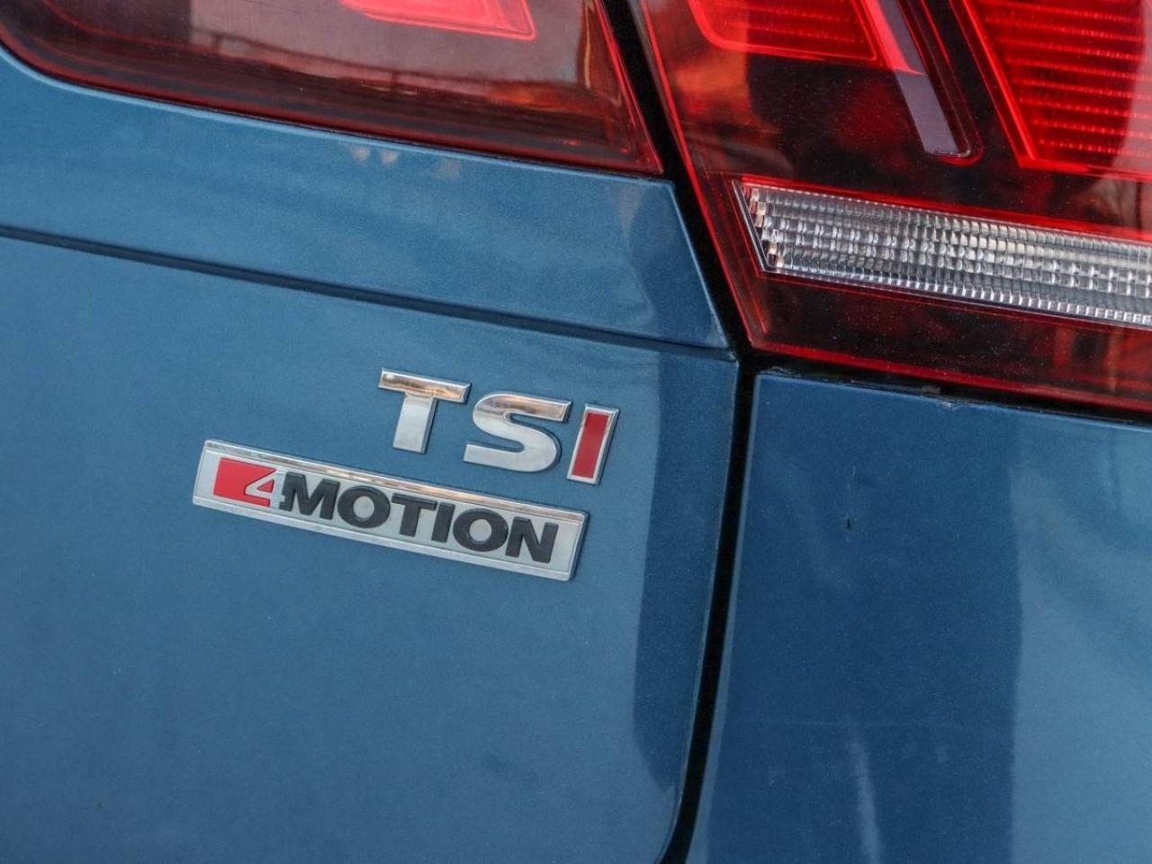 2018 Volkswagen Tiguan Comfortline AWD -Pano Roof-Dealer Serviced-NO Acci Photo