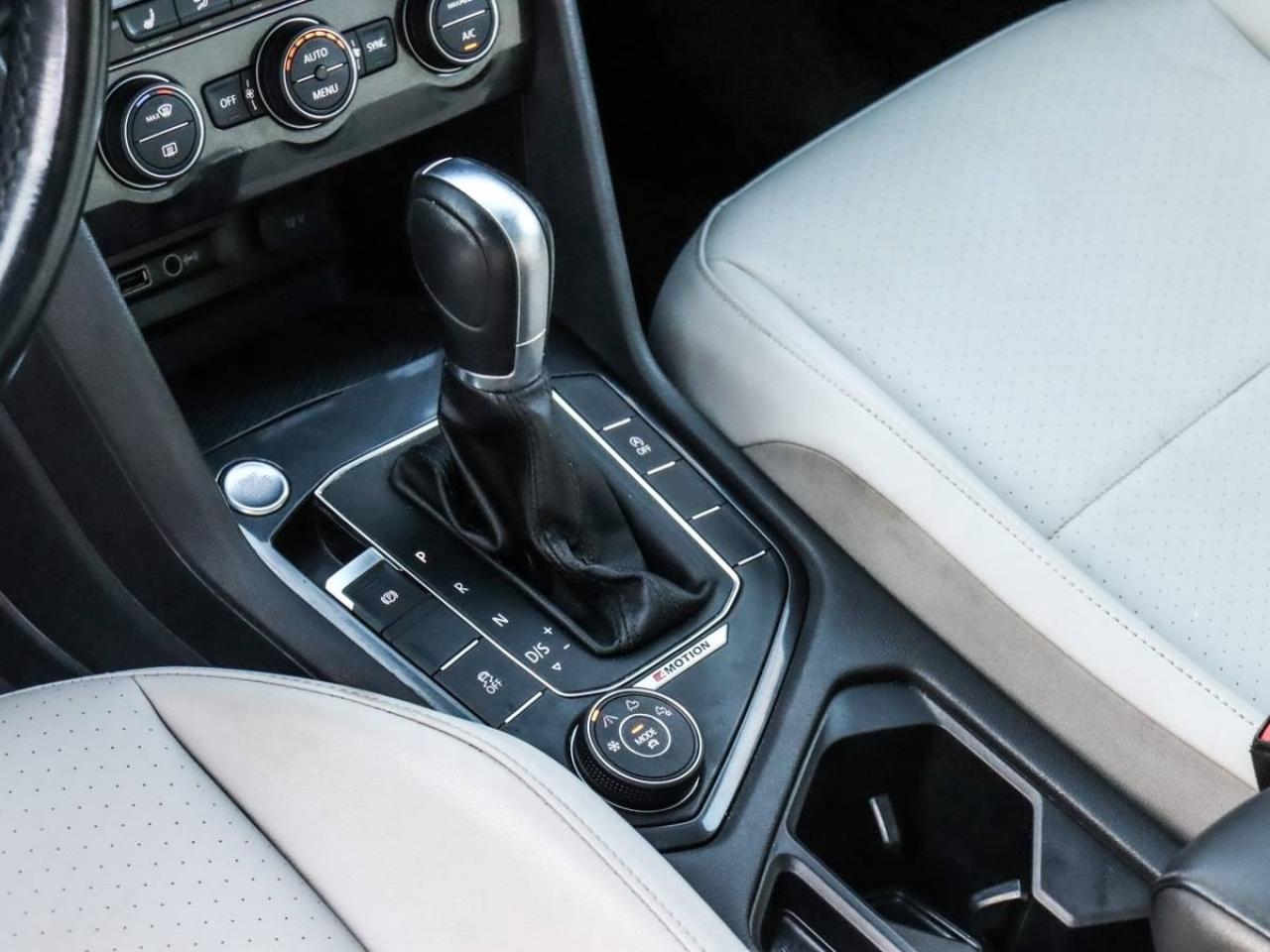 2018 Volkswagen Tiguan Comfortline AWD -Pano Roof-Dealer Serviced-NO Acci Photo