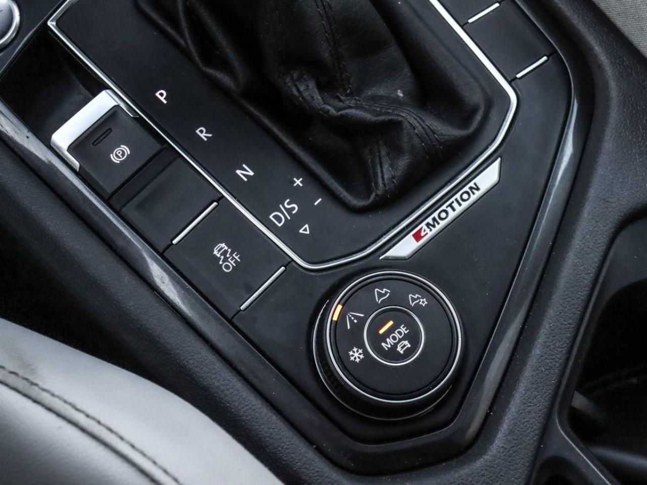 2018 Volkswagen Tiguan Comfortline AWD -Pano Roof-Dealer Serviced-NO Acci Photo