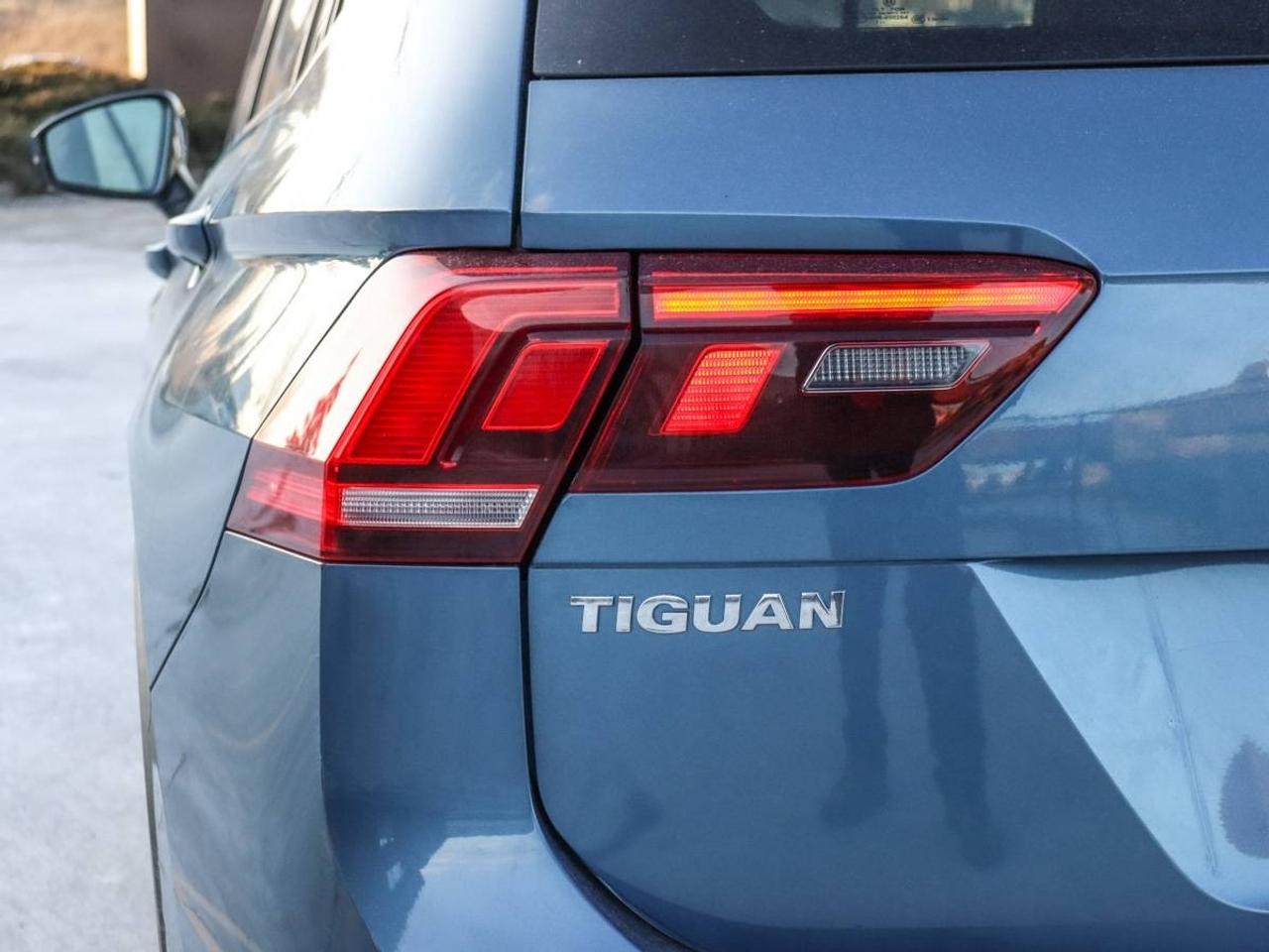 2018 Volkswagen Tiguan Comfortline AWD -Pano Roof-Dealer Serviced-NO Acci Photo