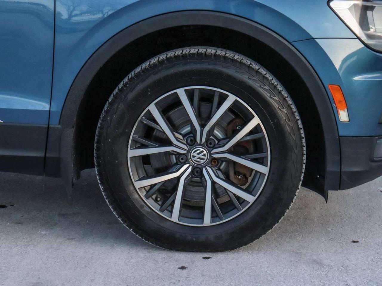 2018 Volkswagen Tiguan Comfortline AWD -Pano Roof-Dealer Serviced-NO Accidents-Heated Seats Photo