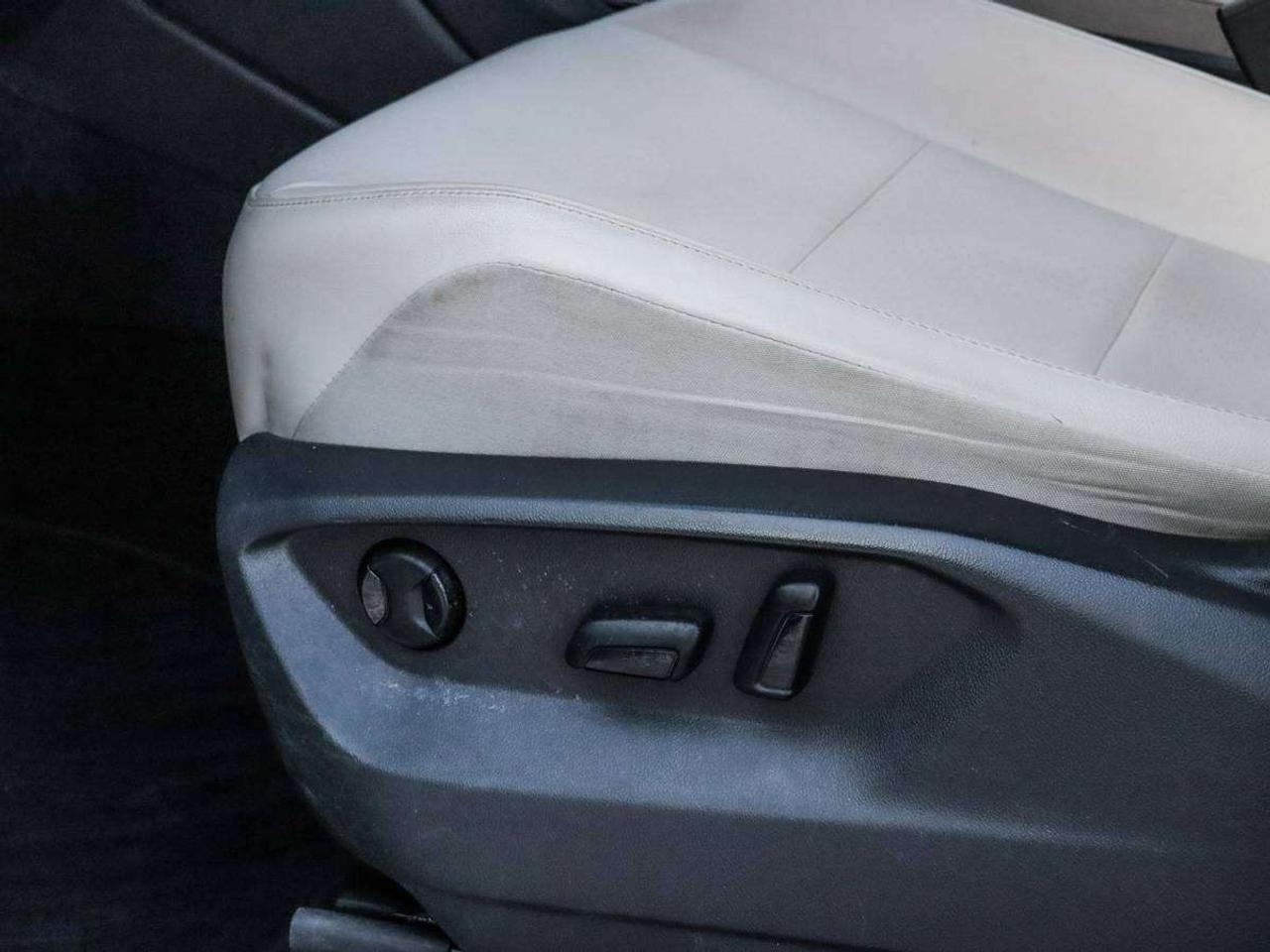 2018 Volkswagen Tiguan Comfortline AWD -Pano Roof-Dealer Serviced-NO Accidents-Heated Seats Photo