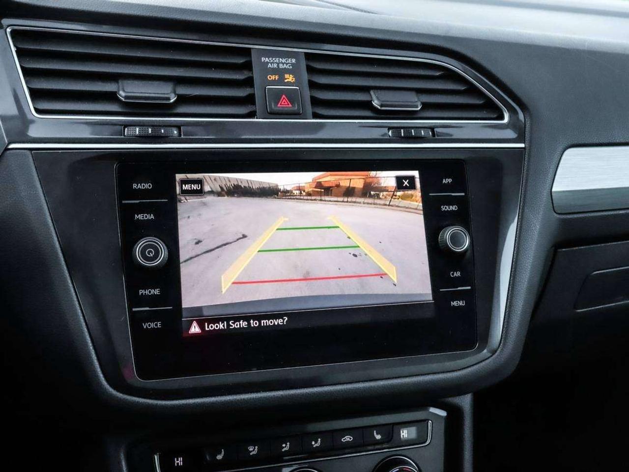 2018 Volkswagen Tiguan Comfortline AWD -Pano Roof-Dealer Serviced-NO Accidents-Heated Seats Photo