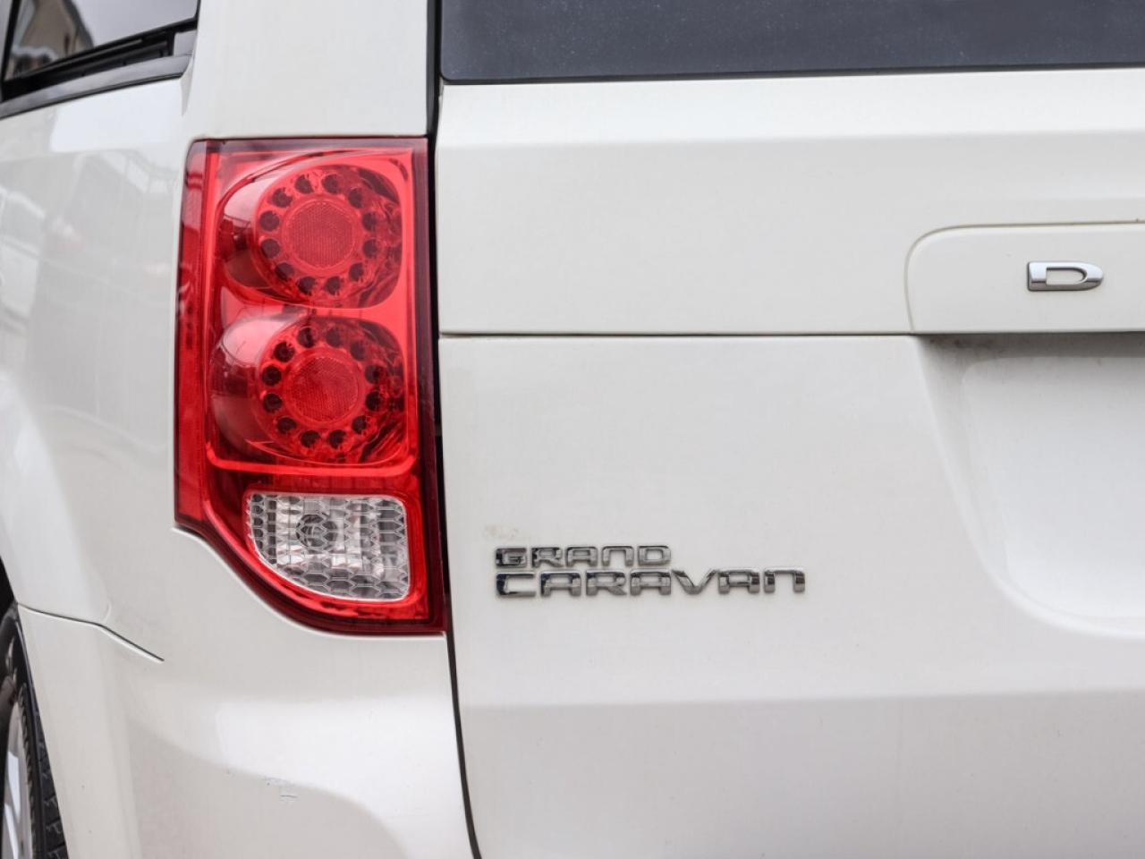 2011 Dodge Grand Caravan 119 WB cargo Photo