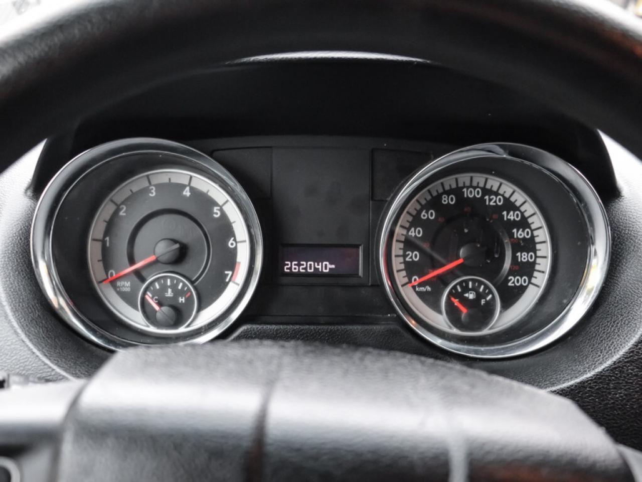 2011 Dodge Grand Caravan 119 WB cargo Photo