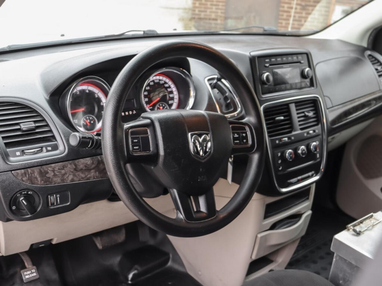 2011 Dodge Grand Caravan 119 WB cargo Photo