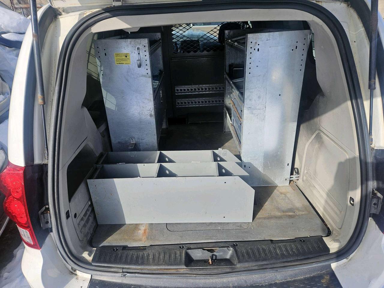 2011 Dodge Grand Caravan 119 WB cargo Photo
