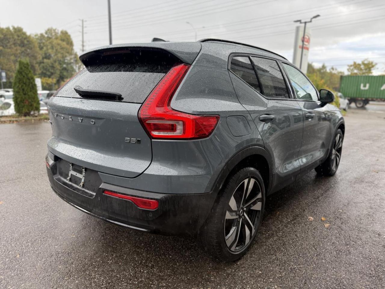 2023 Volvo XC40 B5 AWD Plus Dark Theme Photo