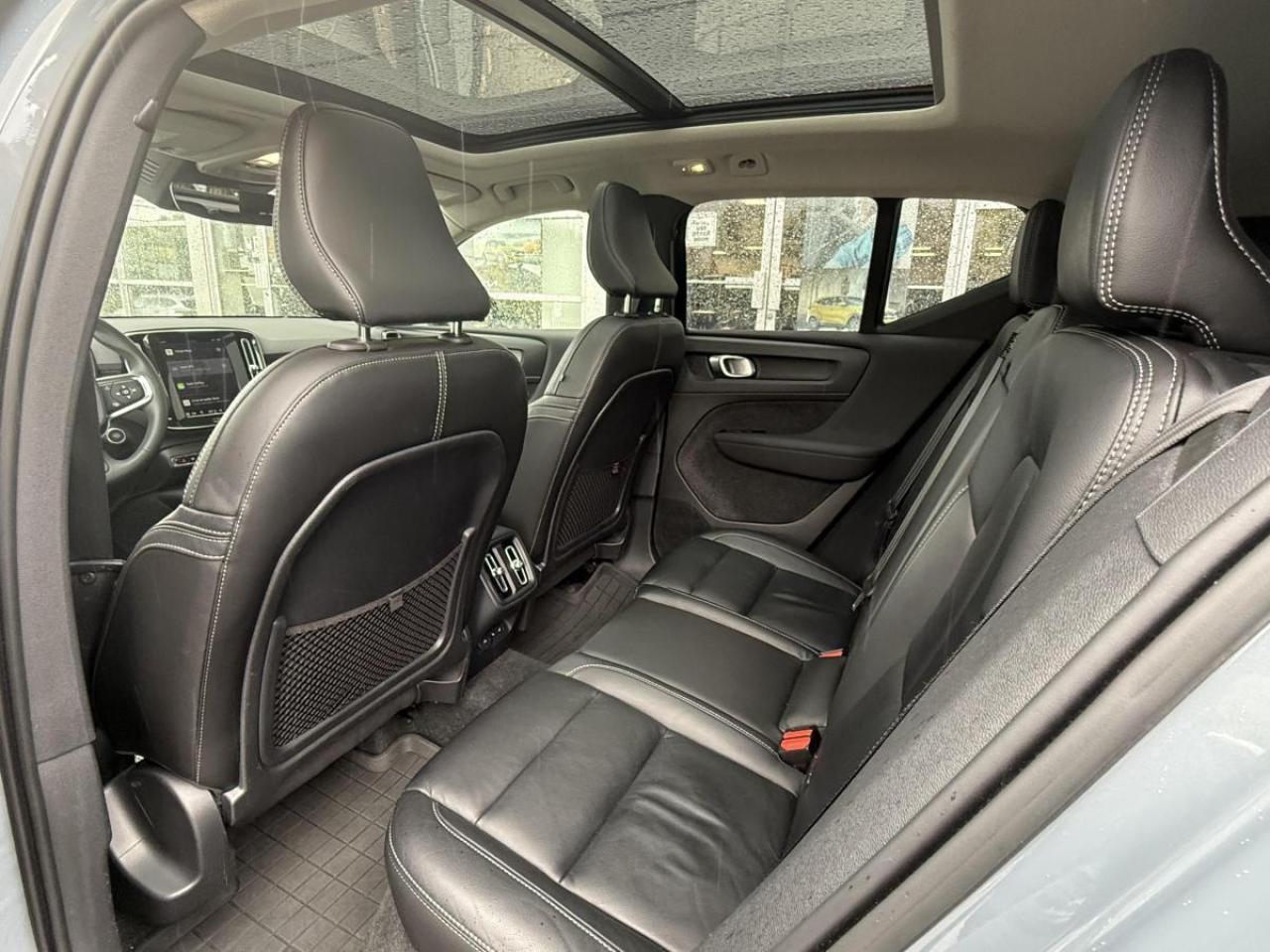 2023 Volvo XC40 B5 AWD Plus Dark Theme Photo