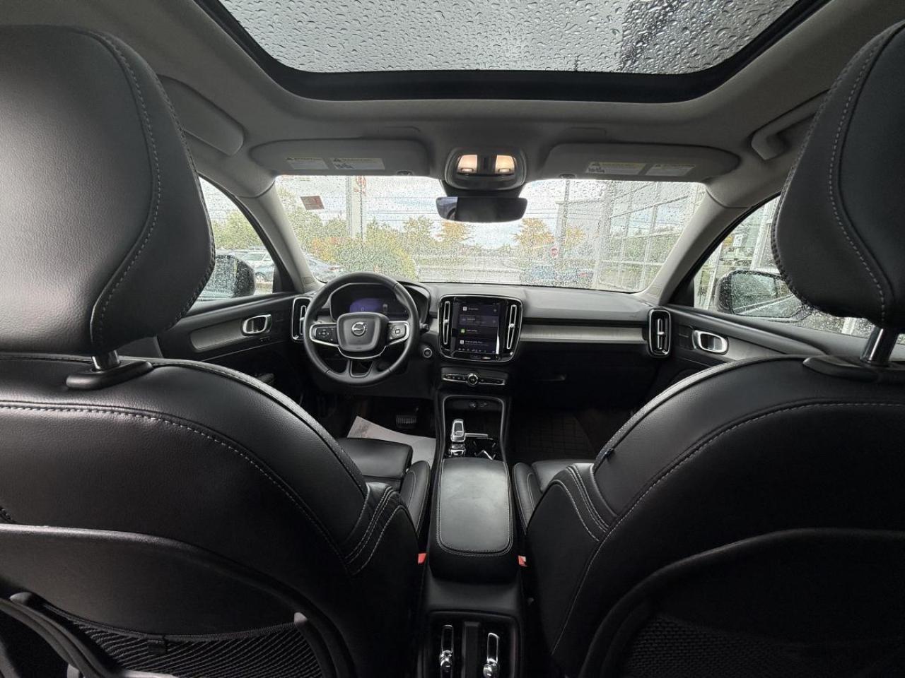 2023 Volvo XC40 B5 AWD Plus Dark Theme Photo