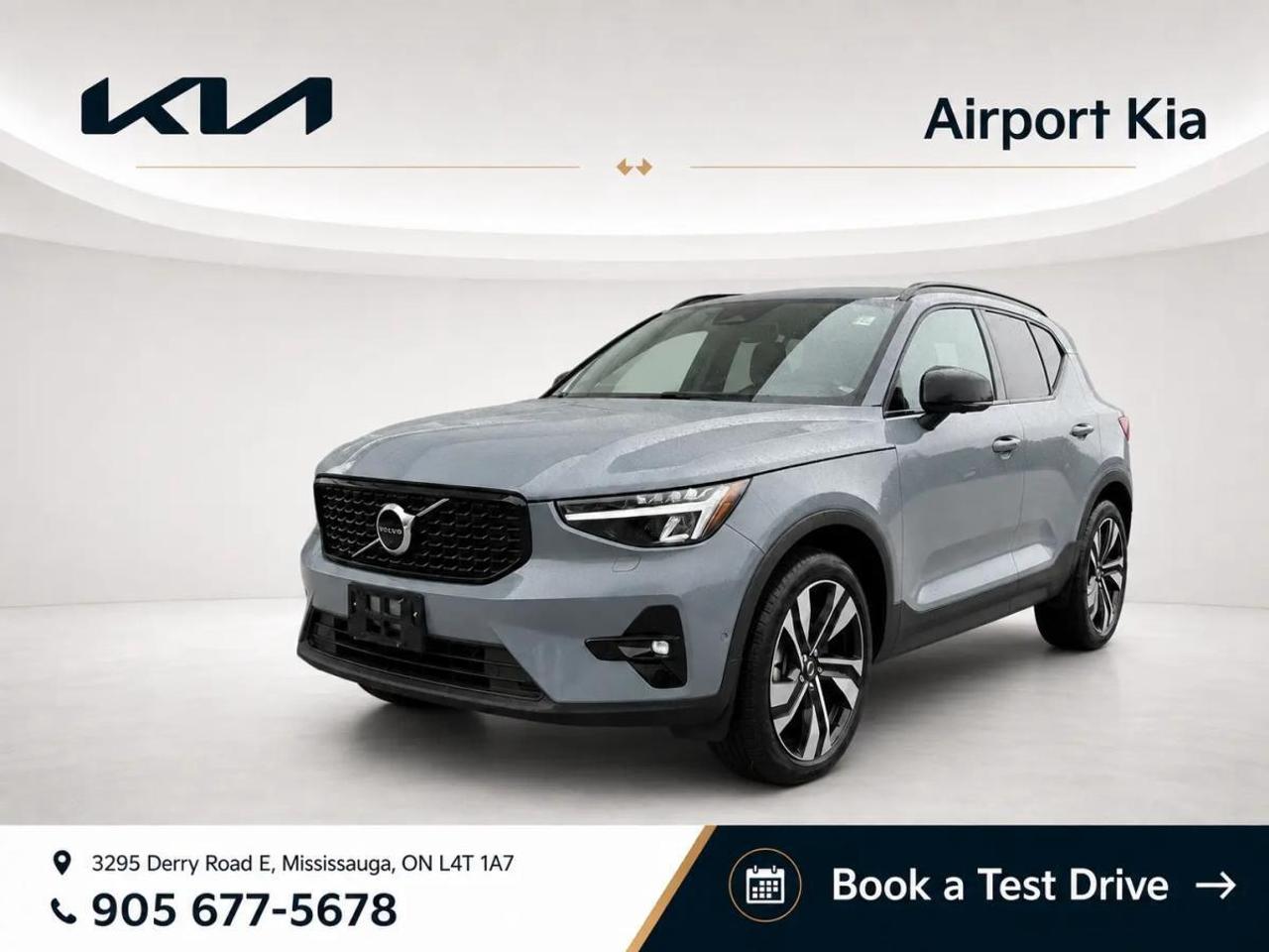 2023 Volvo XC40 B5 AWD Plus Dark Theme Photo