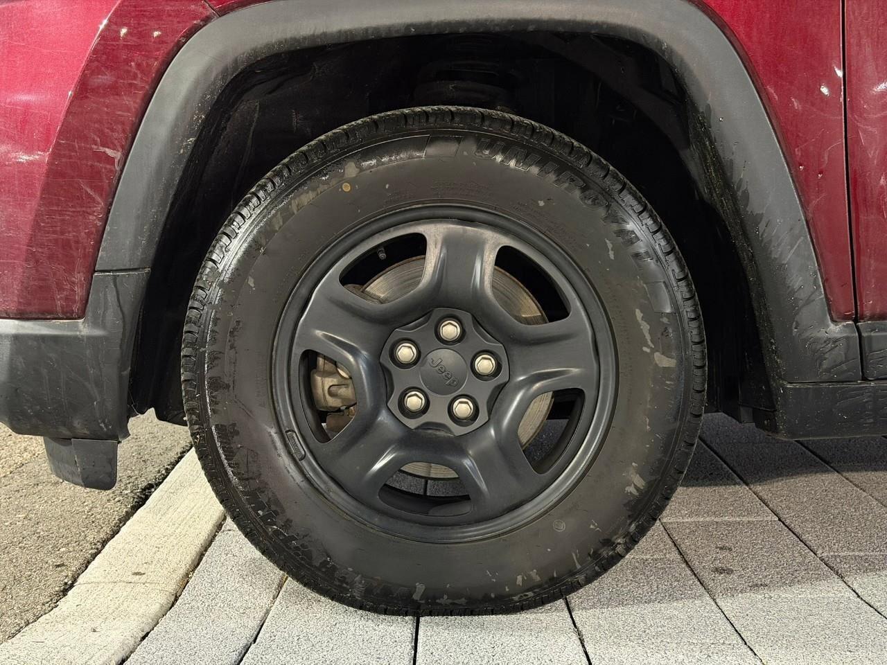 2022 Jeep Compass SportONE-OWNER, ACCIDENT-FREE, FWD, HTD SEATS, APP Photo