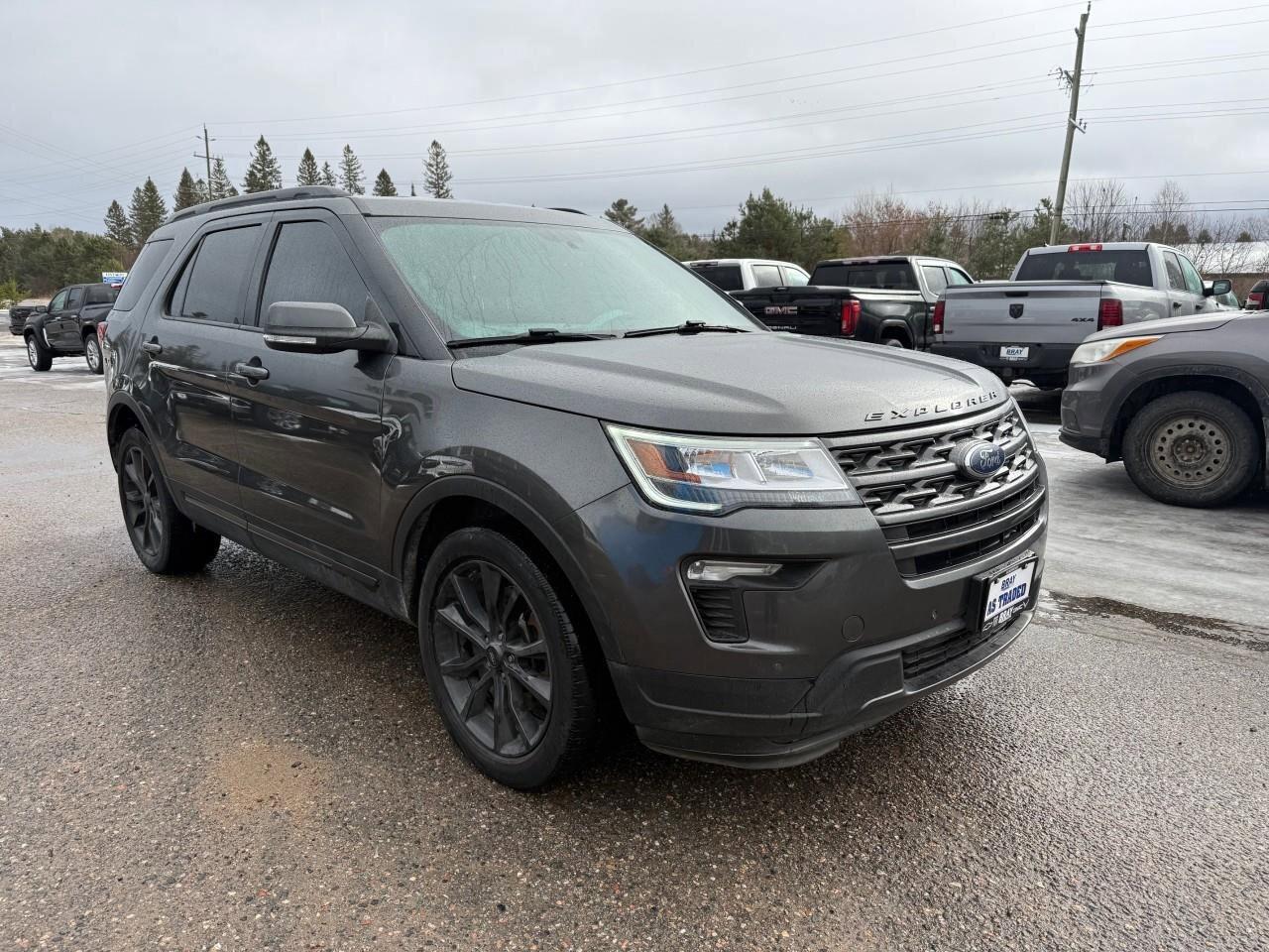2018 Ford Explorer XLT   7 PASSENGER SEATING   ALL WEATHER MATS Photo