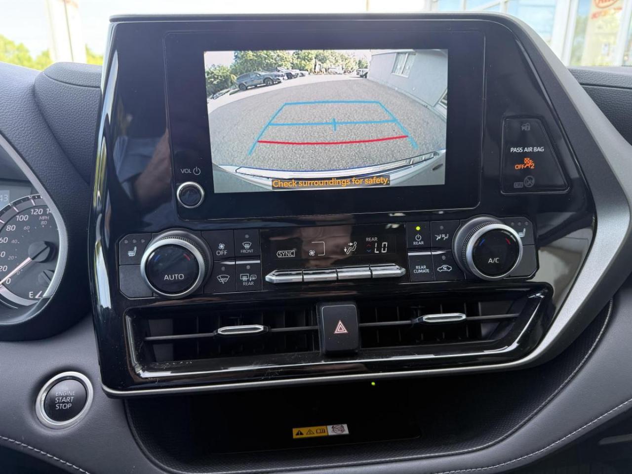 2024 Toyota Highlander XLE AWD Photo