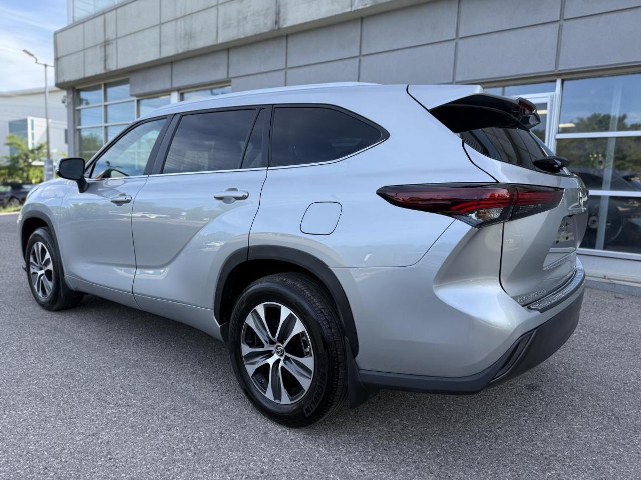 2024 Toyota Highlander XLE AWD Photo