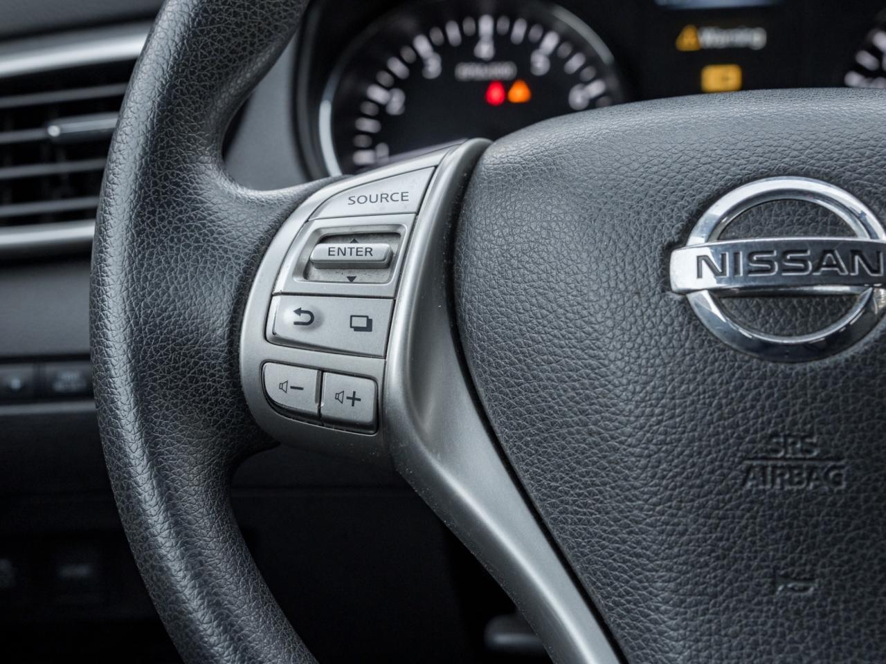 2016 Nissan Rogue AWD S, BACKUP CAMERA, POWER SEAT Photo